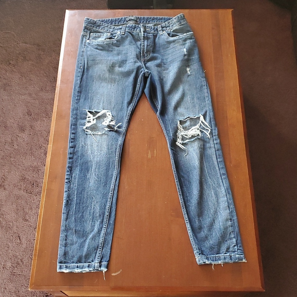 FOREVER 21 Men's Slim Fit Blue Jeans. Size W36 L32.